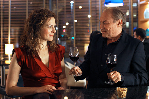 Martina Gedeck und Klaus Maria Brandauer in "DIE AUSLÖSCHUNG" - Regie: Nikolaus Leytner