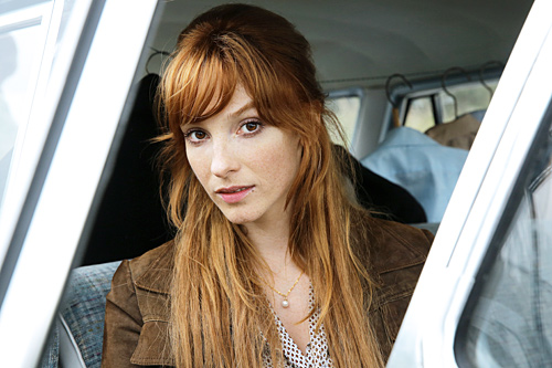 Vica Kerekes in "DECKNAME HOLEC" - Regie: Franz Novotny
