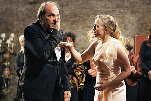 Herbert Knaup und Nina Proll in "LÖWENSTEIN" - Regie und Kamera: Xaver Schwarzenberger