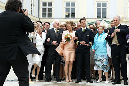 Kitty Speiser, Werner Prinz, Muriel Baumeister, Andreas Kiendl, Marianne Mendt und Michael Knig in "SEINE MUTTER UND ICH" - Regie: Wolfgang Murnberger