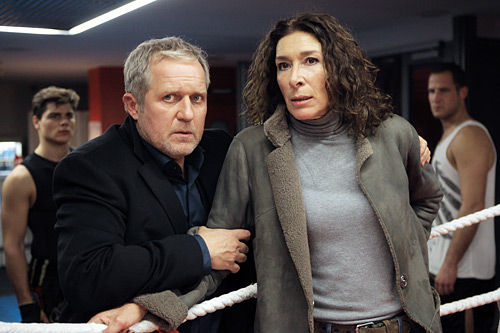 Harald Krassnitzer und Adele Neuhauser in "TATORT - ANGEZÄHLT" - Regie: Sabine Derflinger
